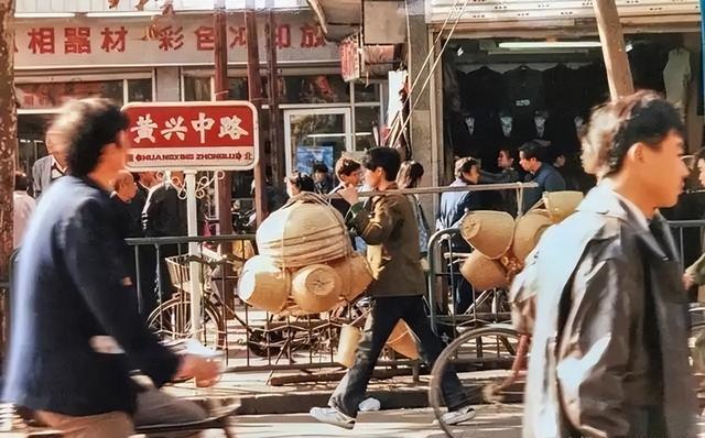 购买中国战斗机不给钱，7次追债都没还，这个嚣张小国报应来了