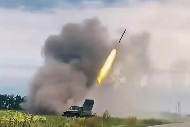 特朗普通告全球，美国将替代联合国，中方警告：台岛或将成火药桶