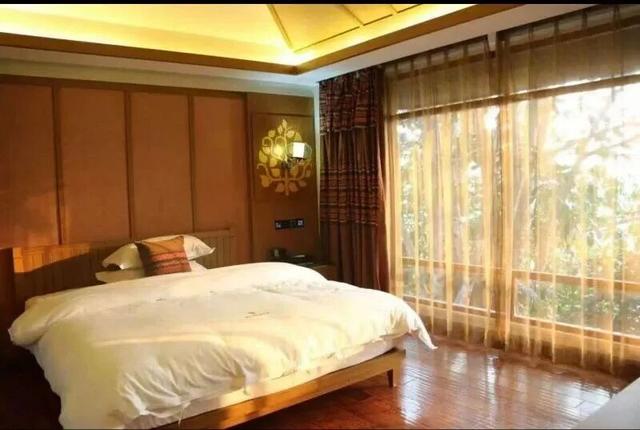 来普洱看“滇超联赛”，住哪更有性价比？丨看滇超 品普洱