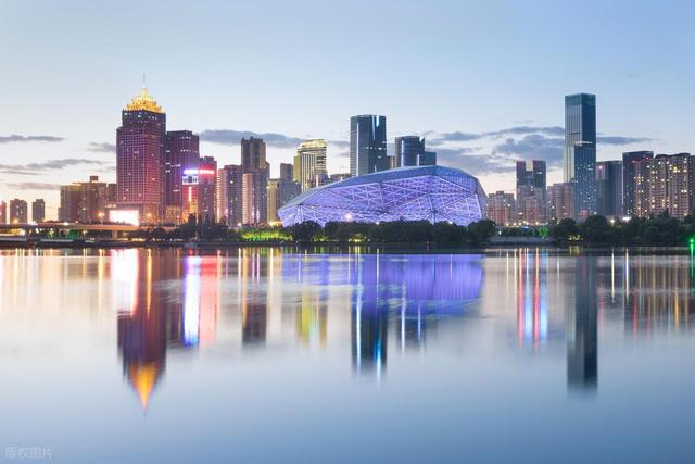 东北唯一的新一线城市，未来发展前景很广阔，更是一个旅游好去处