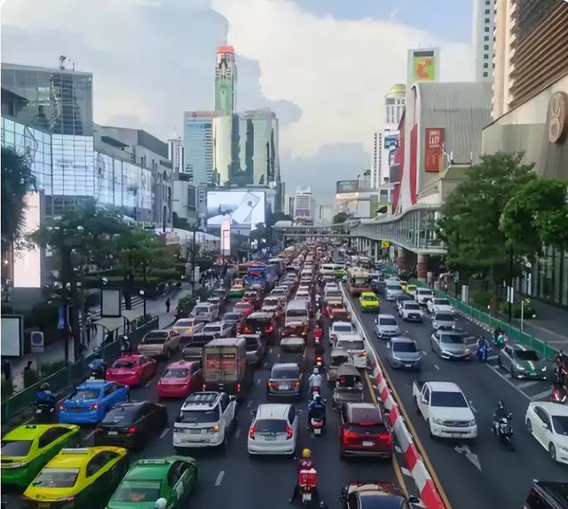 泰国夜生活有多疯狂？芭提雅背后全是套路，看完你还敢来吗？