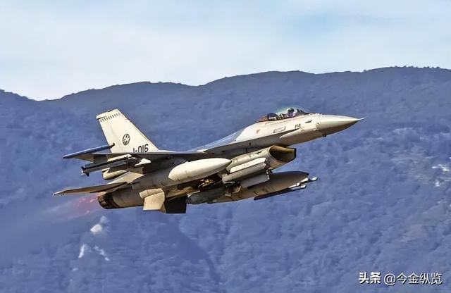 F35亮剑地中海！英国借机狂刷存在感，三大优势收割北约新格局！