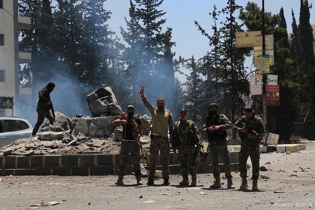 中日剑拔弩张之际，四大邻国突然大打出手，战机重武器全部上场！