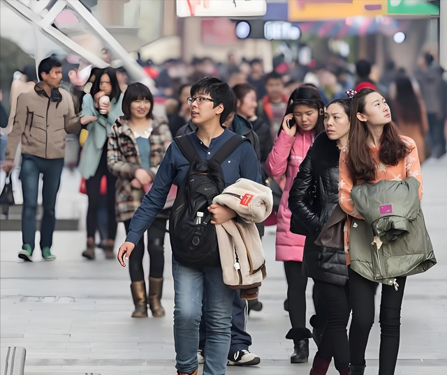 中国将迎人口死亡高峰！22年1041万，23年1100万，去年死亡多少？