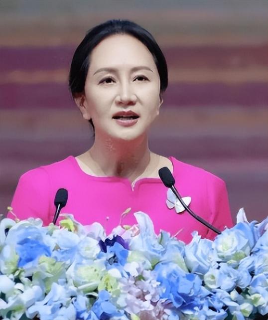 官媒发文，53岁孟晚舟再破天花板，让任正非和整个商界刮目相看