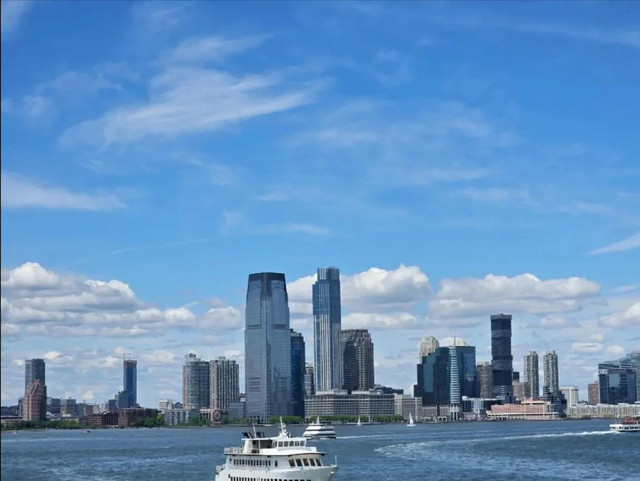 美国出重拳！H1B政策让全球知识分子遇冷，中国一招迎来转机