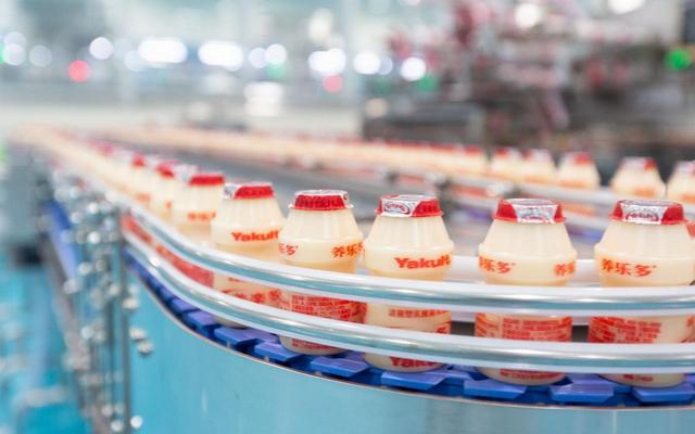 日本饮料巨头：年赚中国65亿，用汉字伪装，被误认成是中国品牌