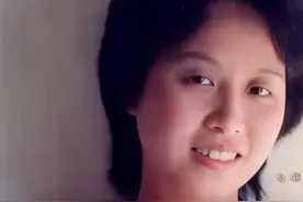 48岁美女离婚，找分手27年的初恋男友复合，岂料对方为她单身多年图片