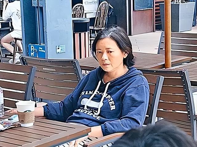 “知情人”曝蓝洁瑛被大佬性侵细节，现场多人围观，无人出手制止