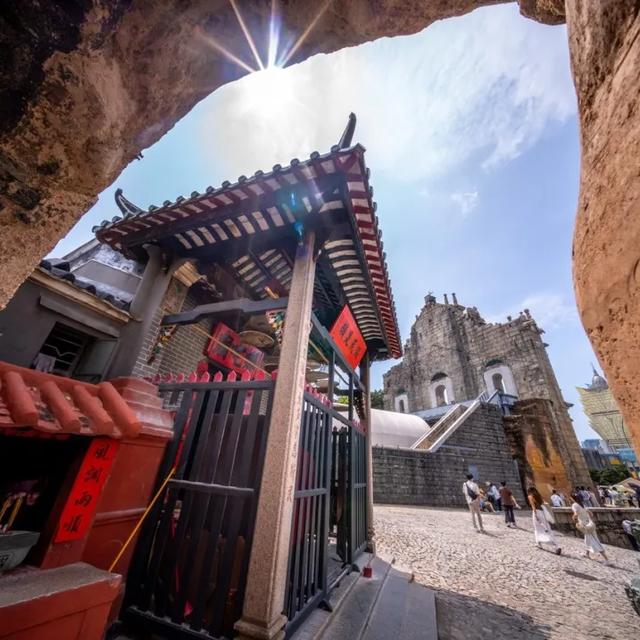 【澳门名片】中国现存最古老的中西历史城区