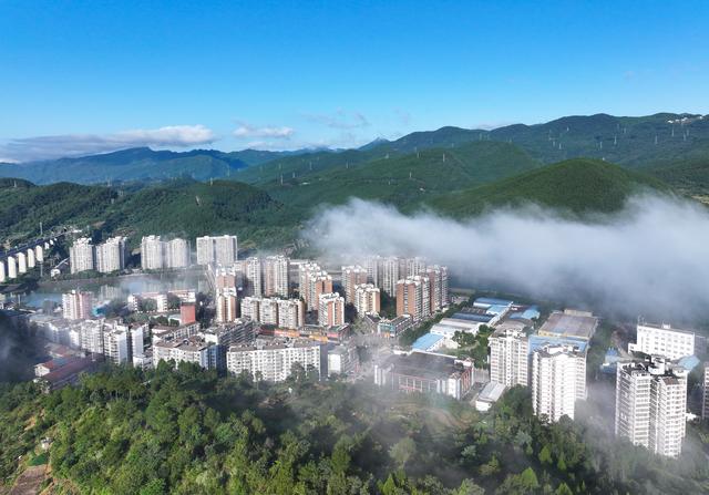 广元剑阁：云海漫卷 美如仙境