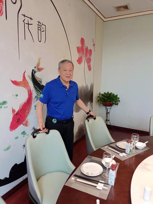五友相聚武汉，在东湖边的烟火里炖煮旧日时光