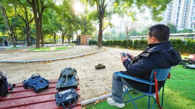 硚口区“就地取材”激活小微空间 育苗基地变身“森系”游园 市中心就能畅快体验:森林溯溪 + 露营 + RC越野