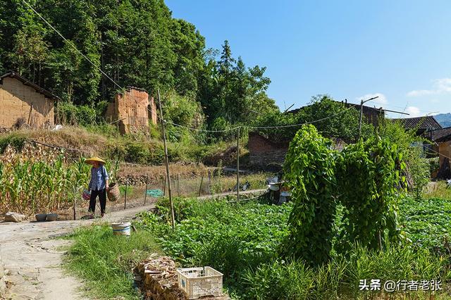 走遍福建古村落，白云山下龙溪畔，一座“城堡式”百年古民居