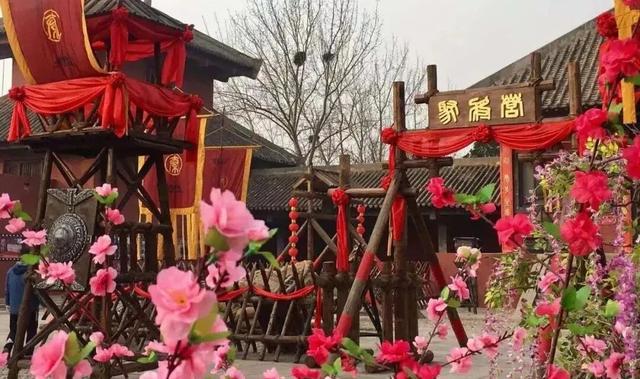 【商机】穿越焦作影视城过元旦，商机正燃！黄金商位火热招商中！