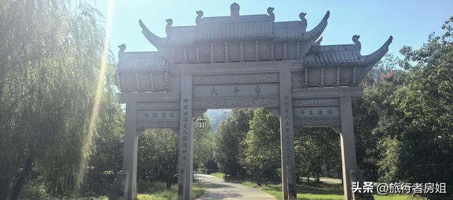苏州大焦山不高的山峰却走出惊险之感，拍出了大片之作