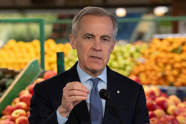 加拿大又“反水”了？特朗普100%关税威胁，卡尼“撇清	”与华关系