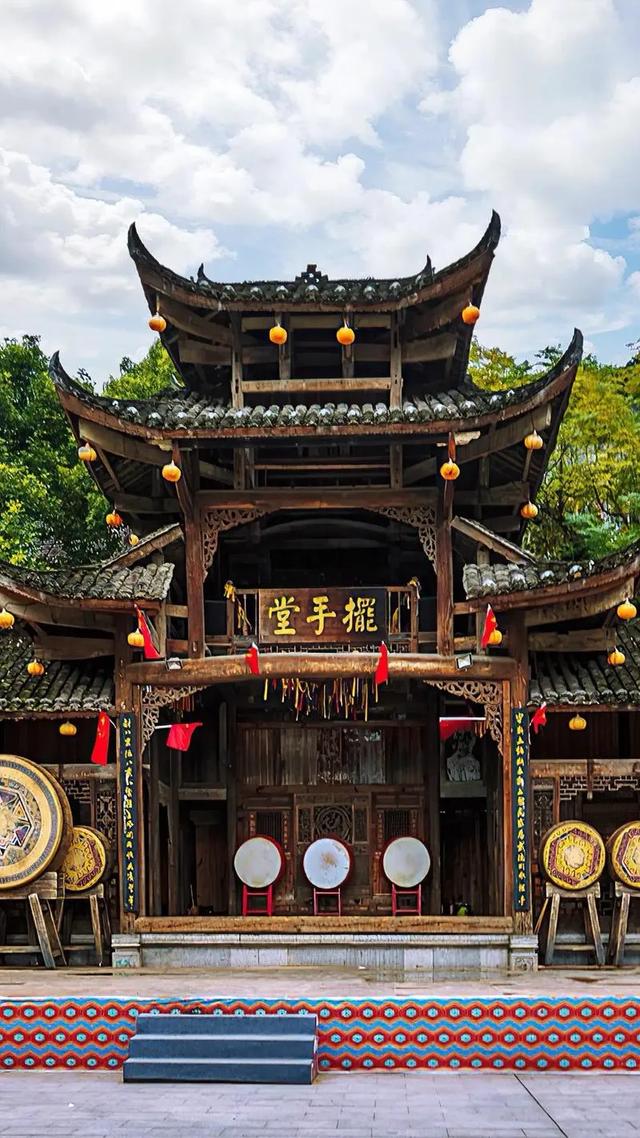 湖南必去十大景点排行榜，这才是湖南最值得去的10个地方，收藏好