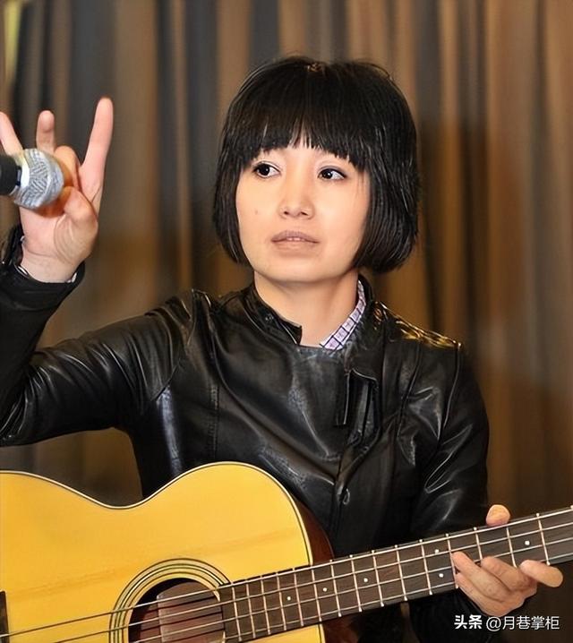 六登春晚，与恩师同居后怀孕，被骗流产，57岁斯琴格日乐晚景凄凉