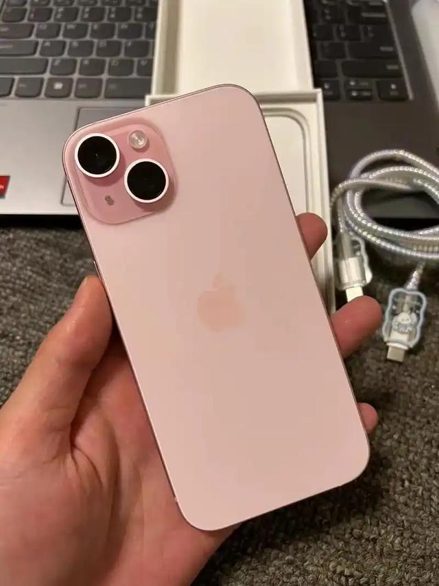 2026手机圈大战,iPhone18携折叠屏,安卓对手慌不慌