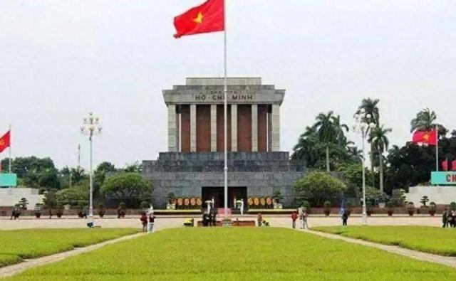 被美国打了14年，最后成了亲美国家，国内女性为美军生下数万混血