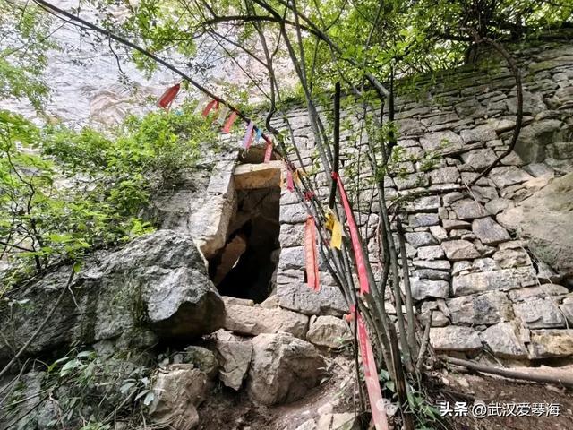 徒步利川朝东岩：华中绝壁的震撼与隐忧，环保徒步爱好者的见闻