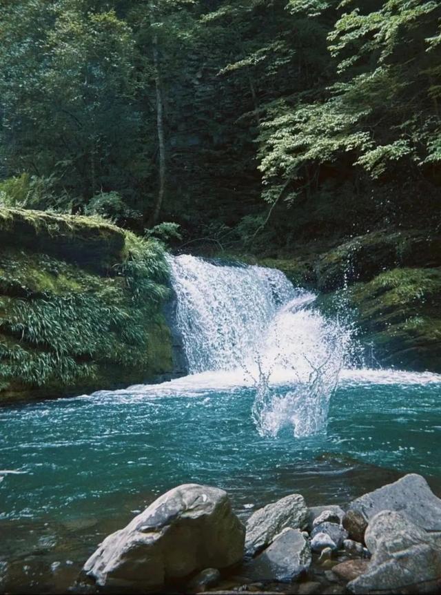 凉爽新大陆！成都出发高铁2.5h抵拢18℃的古韵之城，风景堪比阿勒泰，美食多到吃不完！