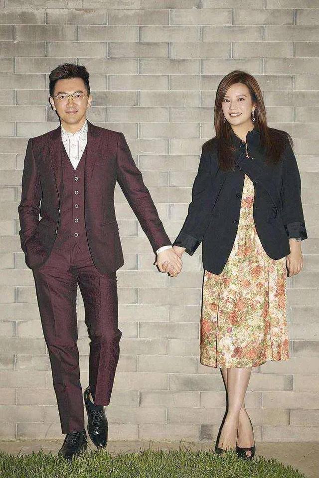 胃癌传闻真相大白半年，49岁赵薇再迎坏消息	，连累的何止闺蜜李湘