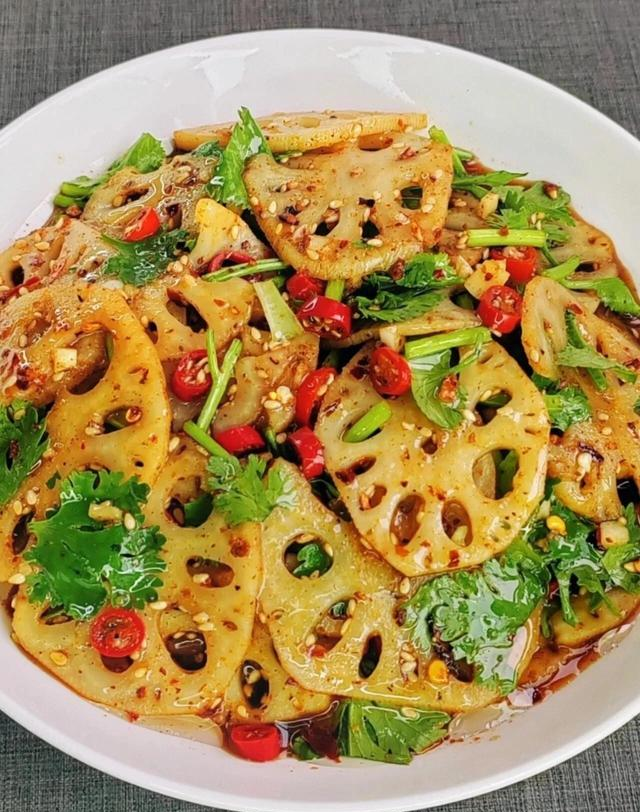 比白菜便宜比萝卜脆，大雪后要多吃，简单一蒸，爽口开胃胜过羊肉