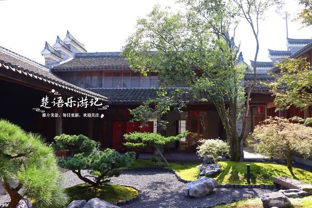 浙江宁波这座寺院得名“饭佛”，居于海岛但景色不错，适合周末游