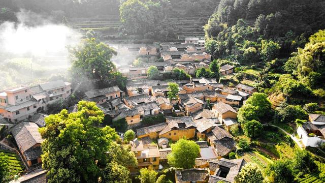 找片净土，短暂避世，7个人少清幽的古村镇，适合小住几天