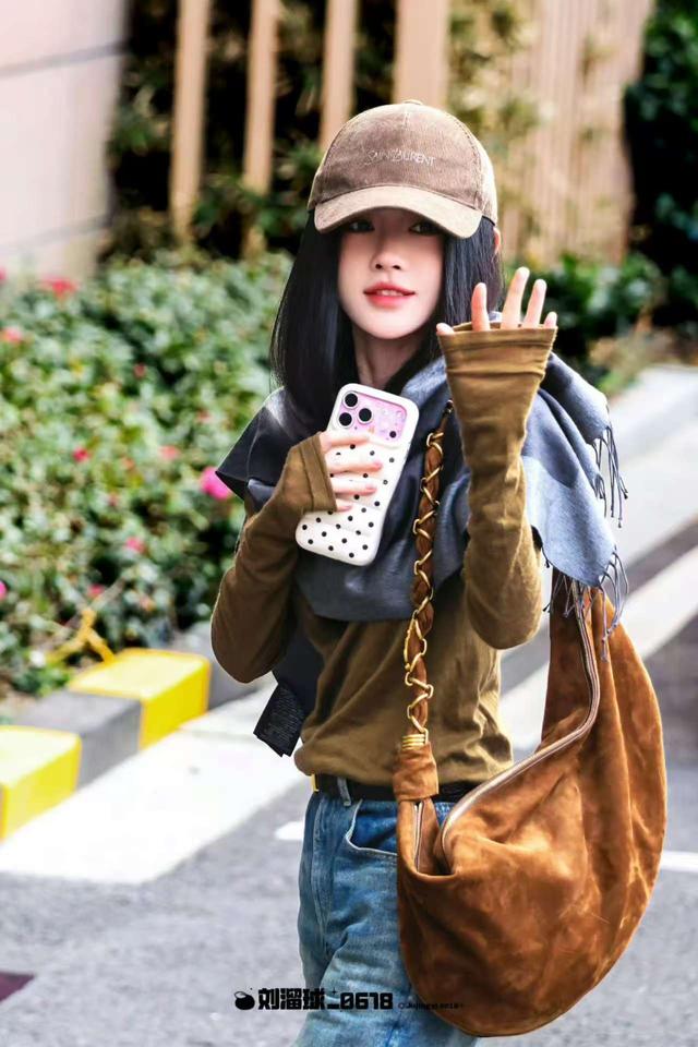 陪玩陪睡只是冰山一角，合同纠纷，陪客旅行，舔手指，个个都荒唐