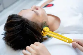 “采耳”还是“采花”？揭采耳行业内幕，披着养生外衣却别有洞天图片