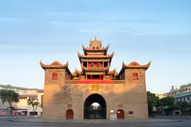 宁夏被遗弃的小县城，昔日辉煌人口超10万，如今没落房屋被闲置图片