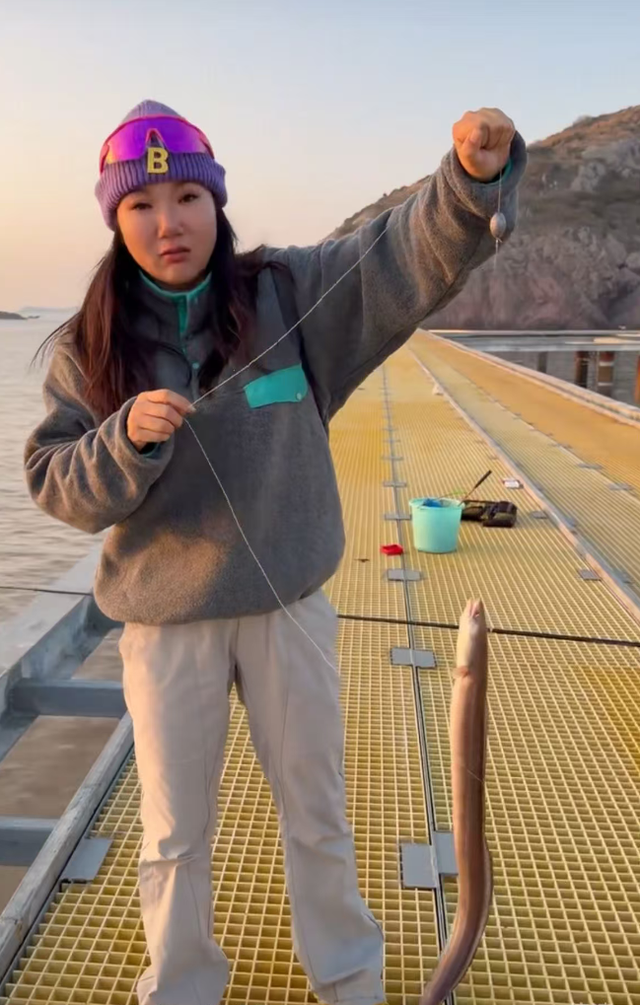 做了20多年房地产，北京姑娘不干了，跨越2800公里来浙江无人岛上班：螃蟹管够，沙鳗钓到手软