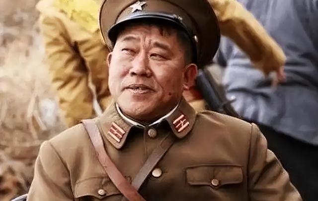 他因嘴歪演了半辈子坏人，令人想不到的是，他女儿是我们熟悉的她