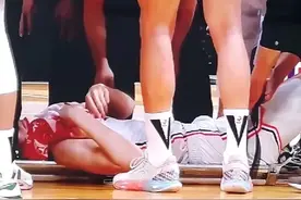 任骏飞伤情报告出炉，广厦球迷深夜围堵大巴，高喊王博下课图片