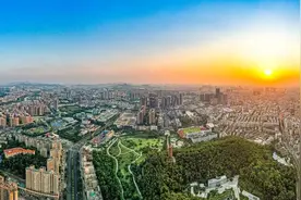 【深圳特区报】光明首个城中村“口袋公园”群成社区文化特色打卡点 “星星点灯”让零星空地变最美巷道图片