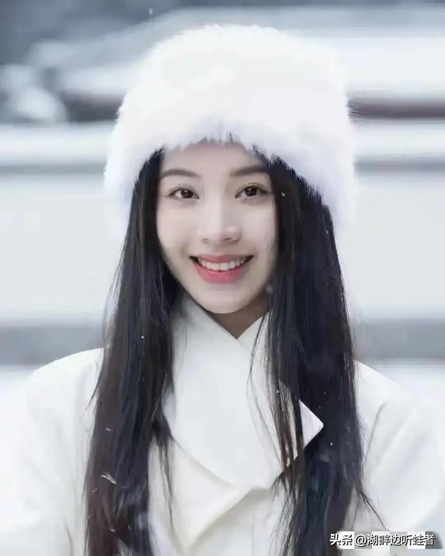 河北邯郸一校花,168cm身高清丽出尘，貌美如花，倾国倾城。