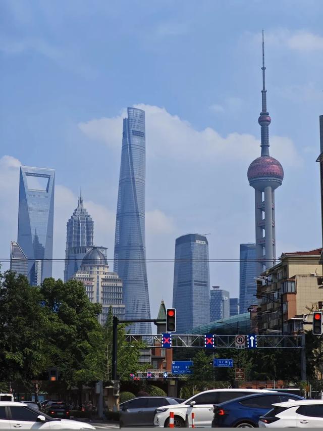 为了这些超绝的Citywalk机位，总要逛一趟上海吧~