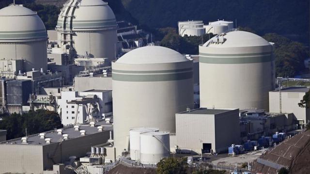 日本天皇亲自出山，对中国的反击正式开始，高市早苗憋出了一妙计