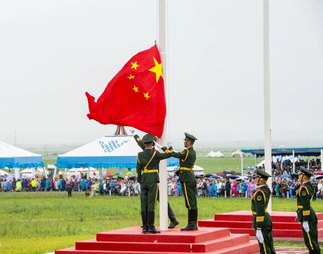 高清大图丨最美的不是下雨天，而是与你一起奔赴那达慕！