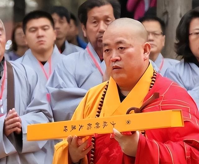 拔出萝卜带出泥！释永信老底被扒，原来身披16万袈裟只是冰山一角