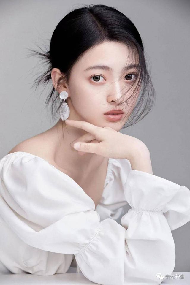 中戏艺考女生第一！郑佳慧！05年，身高170cm，长得高级气质出众