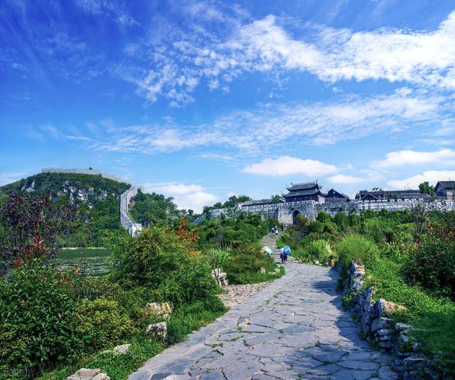 别再挤大理了！国内这4个小众古镇，人少景美不花钱，周末直接冲