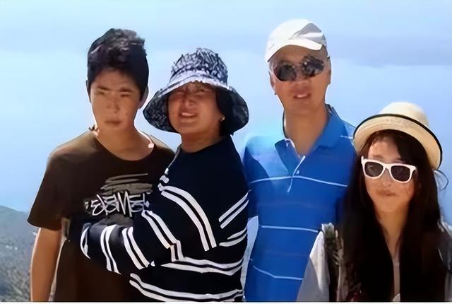 郎平做梦也没想到，曾获五连冠女排队长杨锡兰，如今沦落到做保安