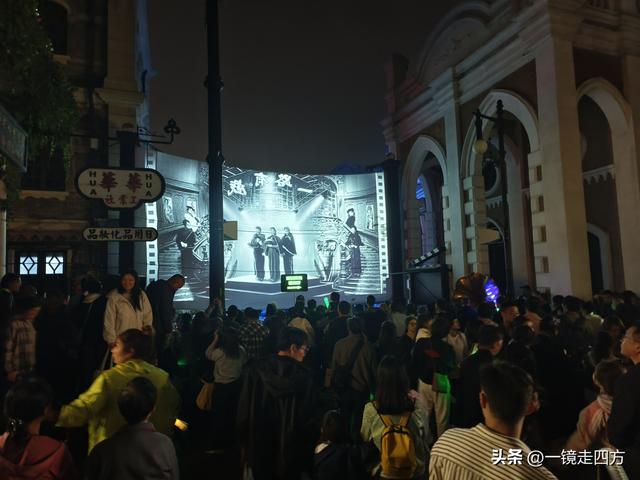 走进郑州中牟建业电影小镇，看各种特色表演，还能参与互动项目。
