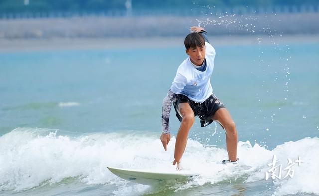 南方观察 | “冲浪”赛何以燃动这座城？“乘风破浪”原来刻入DNA