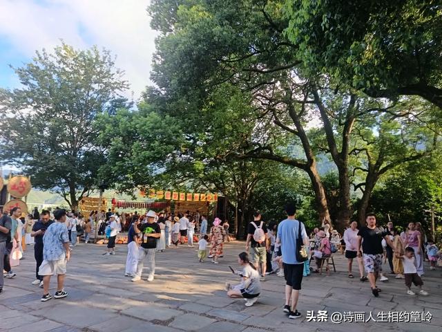天地晒场，世界丰盈～诗意篁岭欢迎您！