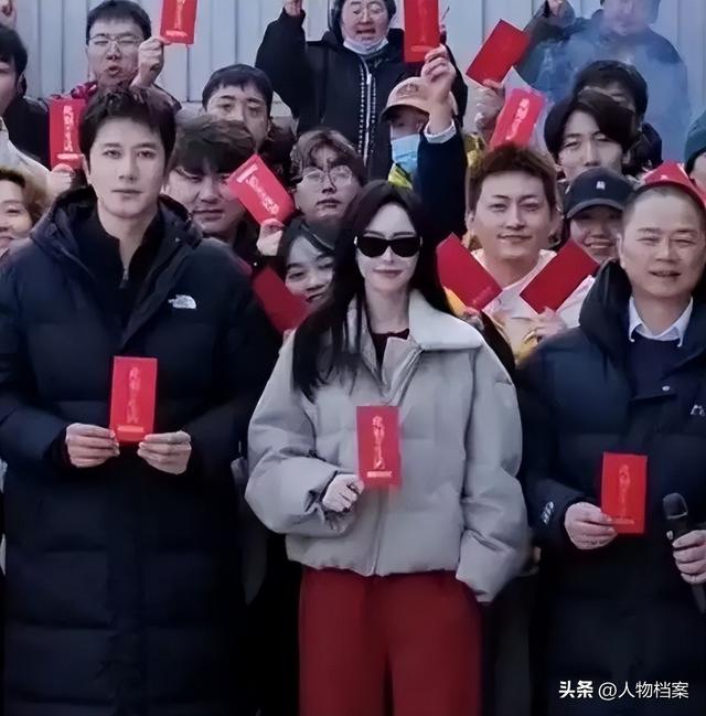 婚变传闻后，罗晋携任素汐与母亲去祈福，撕碎了唐嫣最后一丝体面